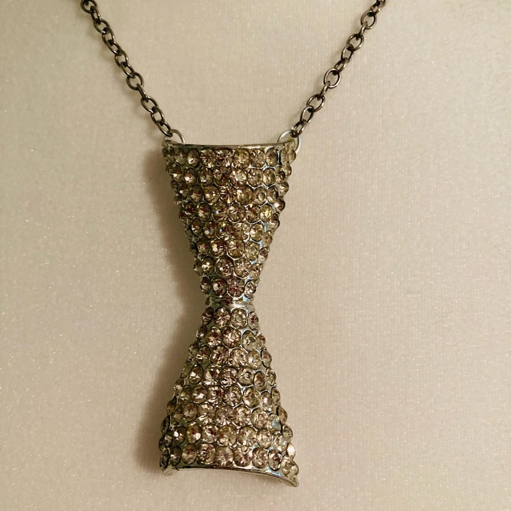 Up-cycled Rhinestone necklace - Picture 4 of 10